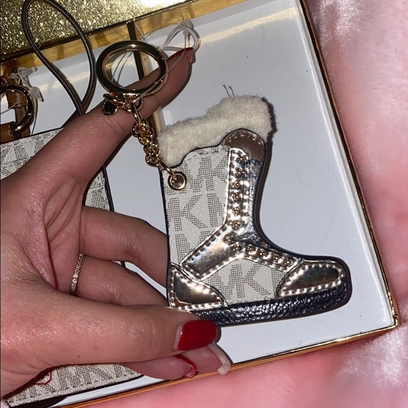 Michael Kors card holder and key chain set - Picture 3 of 7